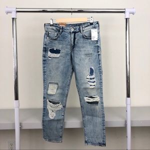 NWT H&M Girlfriend Fit Distressed Ankle Jeans